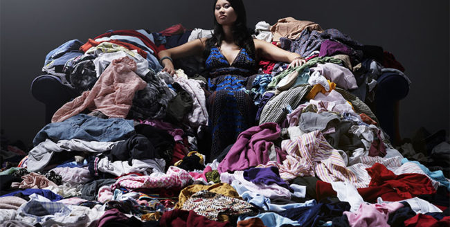 5 moduri în care să scapi de hainele pe care nu le mai foloseşti