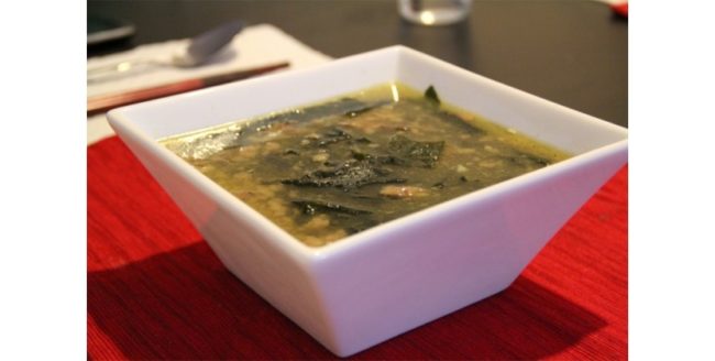 Rețetă asiatică: Supa de alge Miyeok