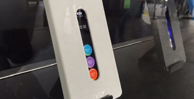 Acer lansează primul smartphone cu trei SIM-uri de pe piaţă