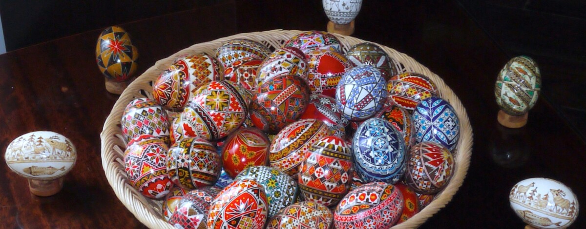 Despre_vopsirea_naturală_și_tehnici_de_încondeiere_a_ouălor