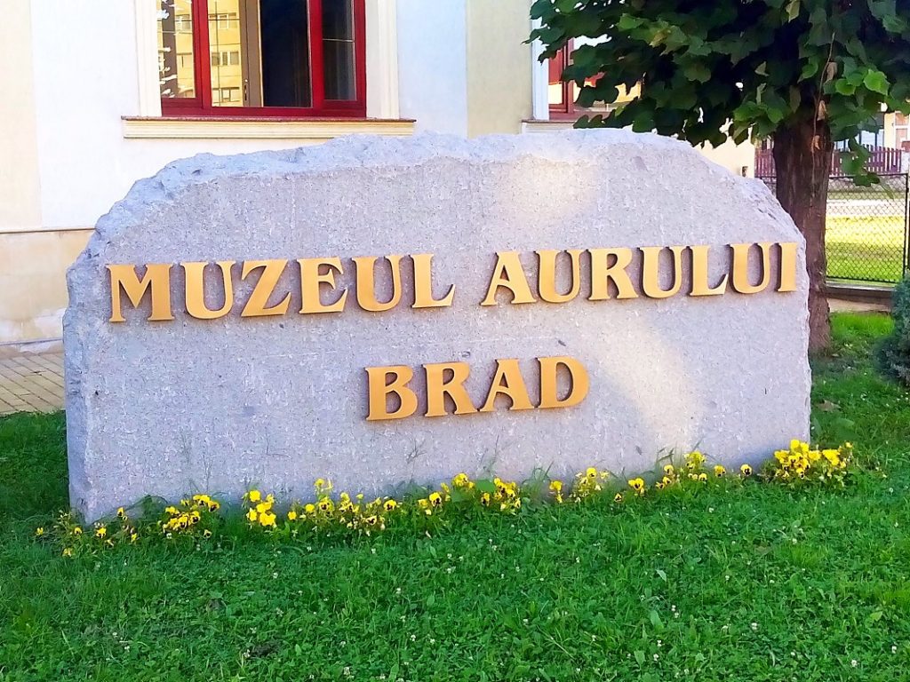 muzeul-aurului-brad_49881882