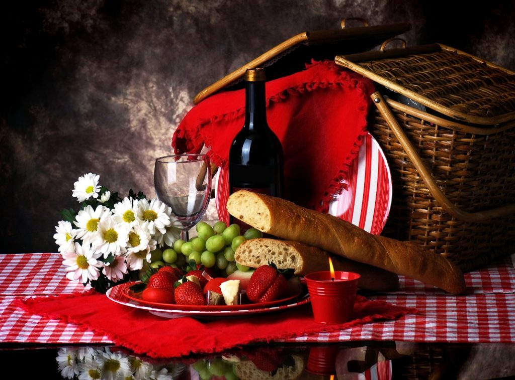 cos-picnic-romantic_240470