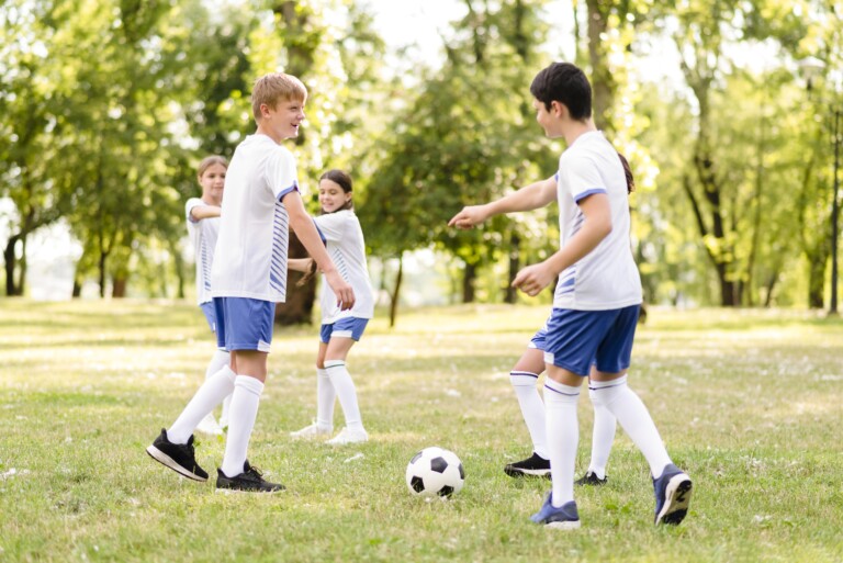 Cum să te conectezi cu copilul tău prin sport